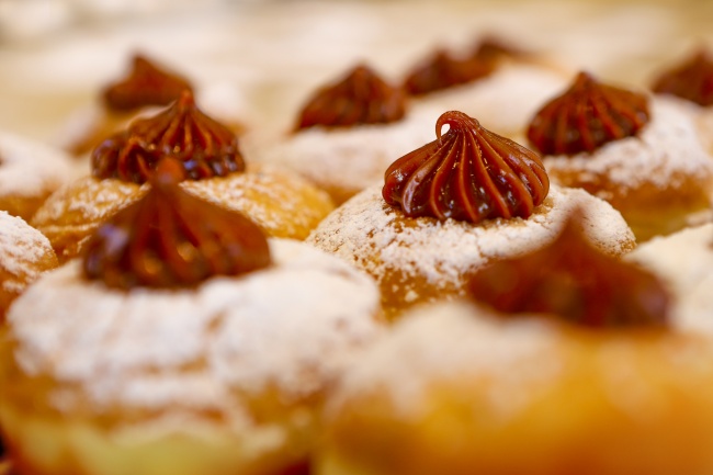 2023年属蛇女运气 事业节节高 桃花运旺