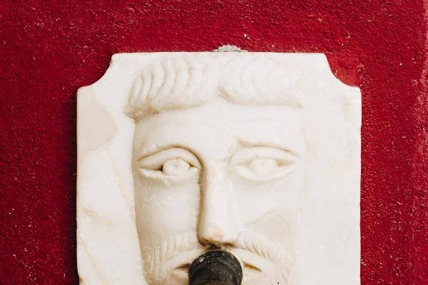 属鸡2023年4月运势解析，霉运当头压力较大