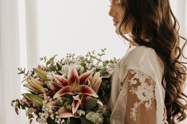 1976年属龙女47岁婚姻运势,感情发展如何