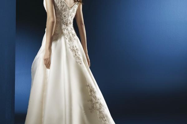 93年的鸡什么时候有姻缘 什么时候遇到桃花运