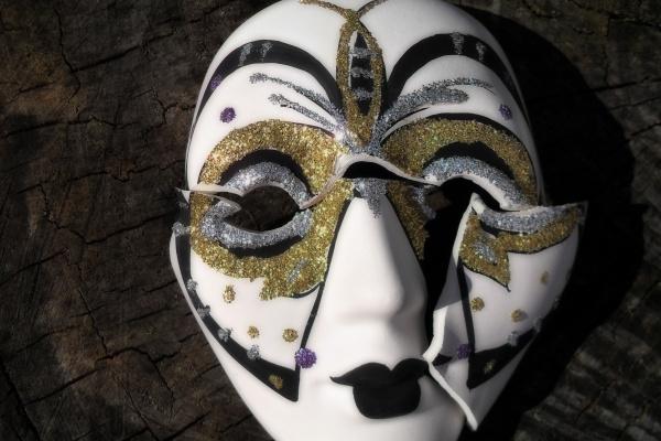 龙虎相斗能结婚吗 相互爱慕是可以婚配的