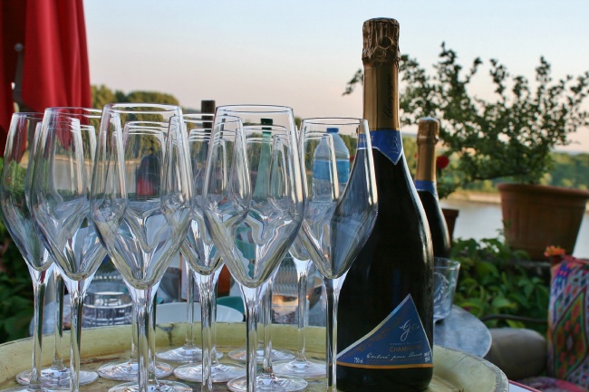 属兔人今年去哪个城市最好,属兔2023年最佳出行方向