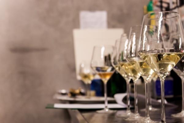 "爱情甜蜜无痛苦!这四个生肖在6月总能找到一份爱,远离伤心!"