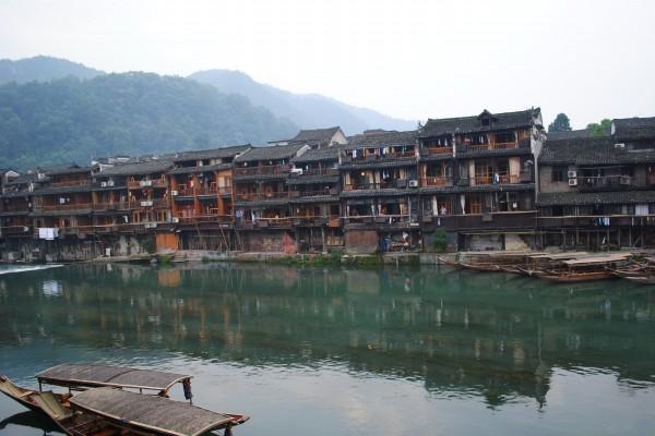 "独享桃花财运!8月这四个生肖过上风光生活,人脉和财富齐飞!"