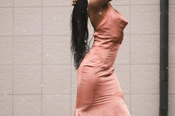 "命运安排!揭秘拥有一生桃花运的生肖,他们的爱情故事让人羡慕!"