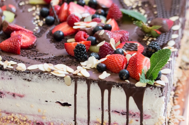 属羊2023年7月运势解析,财运提升小心烂桃花