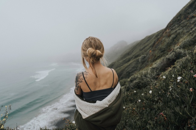 一生烂桃花多的生肖女 感情纠葛多