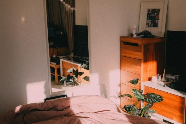 "爱情杀手大揭秘!探寻四大生肖男中最不守信的感情颠覆者!"