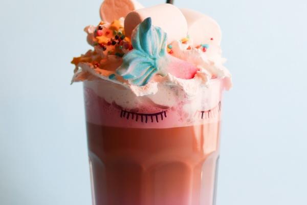 "前世今生!四大生肖情侣分开后再度相遇,谱写新颖爱情篇章!"