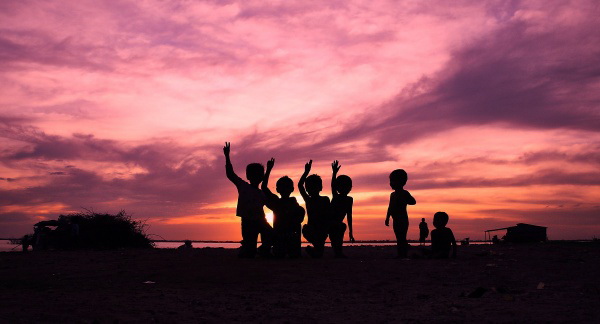 属鸡配婚姻和属什么的配合适 属鸡男女最佳婚配