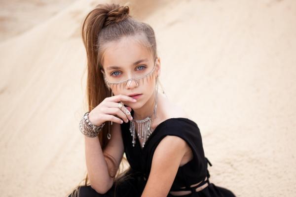 属蛇的2023年有三喜 工作要注意小人