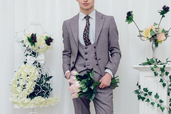 属羊男和马女相配婚姻如何 羊男马女恋爱观互补