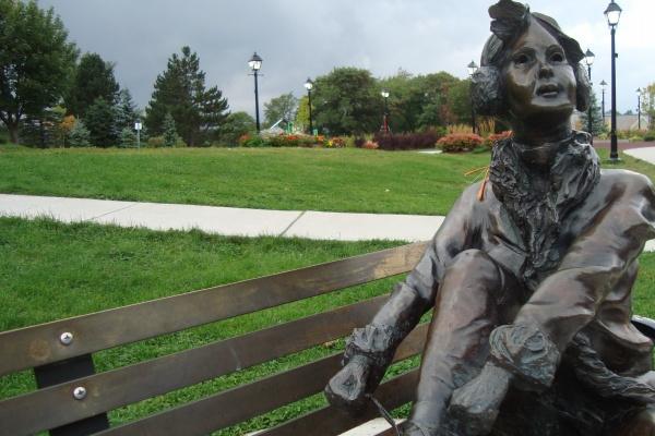 82属狗人最旺的年龄 82属狗人的贵人