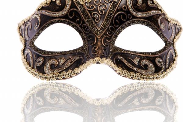 一生烂桃花最多的生肖女 一辈子都是烂桃花的生肖女