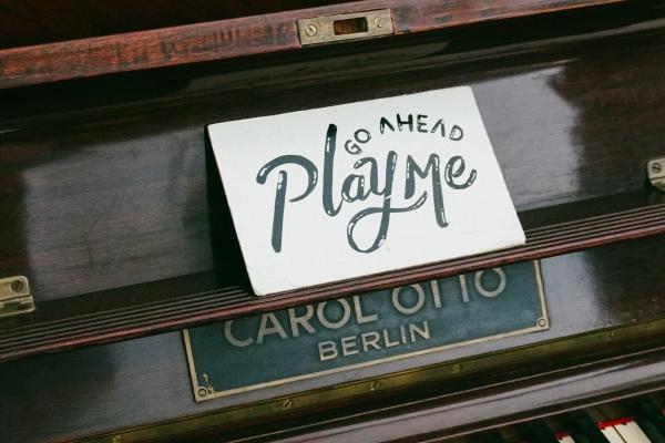 2001年属蛇的桃花劫，01年蛇有桃花劫吗如何化解