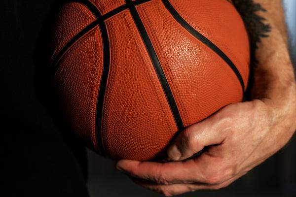 闷声干大事的生肖女 生肖猴女低调干大事