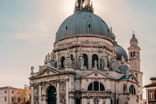 属猪的明年犯太岁吗2025