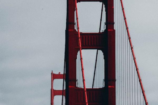 属马离不开六个贵人