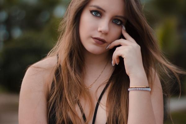 2025年女人美到极致的生肖女