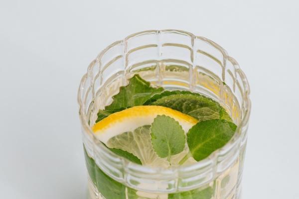 梦到坟墓上长草怎么回事