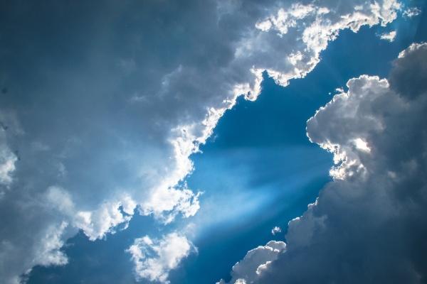 属龙能穿红色吗 属龙穿什么颜色好