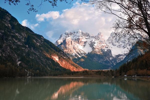 梦见自己掉入悬崖是好事还是坏事