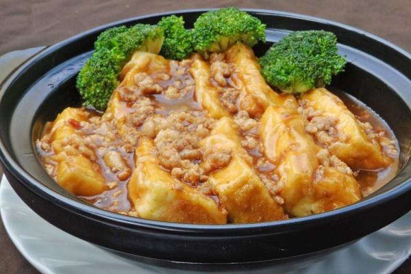 属猪男爱的发疯的生肖女