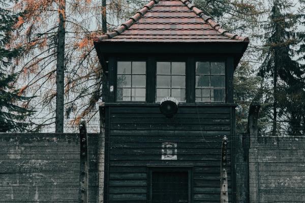 2001年蛇男的一生婚姻如何