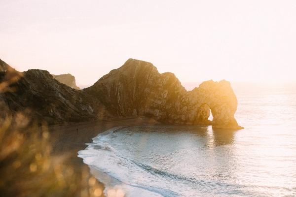 属兔2026年幸运色和忌色,属兔2026年的喜忌颜色