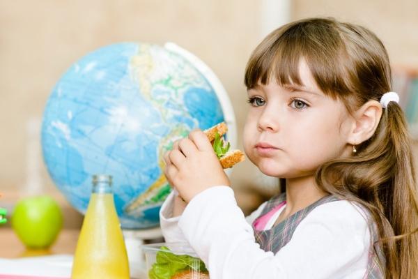 属虎女不能穿的颜色